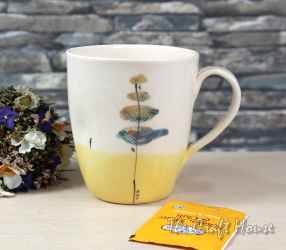 Porcelain cup