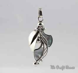 Silver pendant with Mother of pearl - 0 € (0 lv)