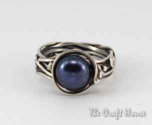 Sterling silver ring with Pearl - 61.36 € (120 lv)