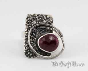 Silver ring with Sapphire - 81.81 € (160 lv)